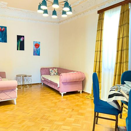 Apartment Deme Кутаиси Екстериор снимка