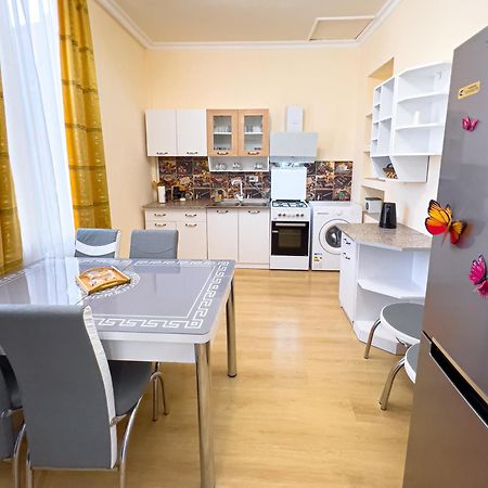 Apartment Deme Кутаиси Екстериор снимка